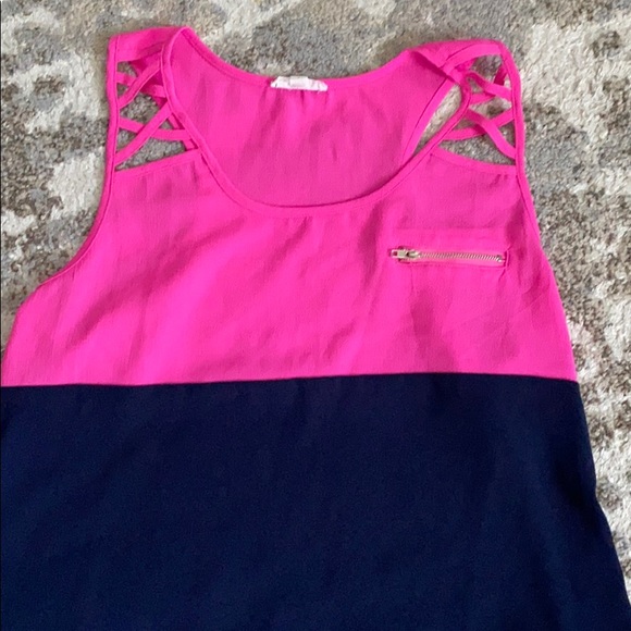 Cute top - Picture 2 of 2